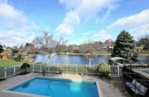 West Omaha House | Lakefront 4BD House. Private Lake, Pool, Hot Tub & SPA - Perfect Getaway Retreat