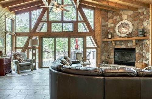 Innsbrook House | Lakefront A-Frame with Private Dock