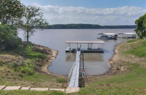 Grove House | Lakefront Cabin: Boat Dock, Pool & Hot Tub