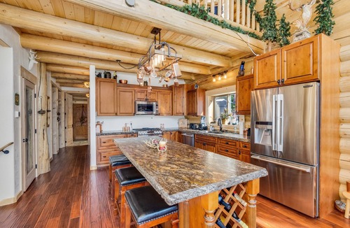 Saint Mary's Cabin | Lakefront Cabin in St. Mary's Glacier, Idaho Springs
