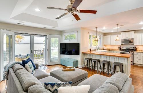 Lake Koshkonong House | Lakefront Edgerton Cottage w/Deck & Grill!