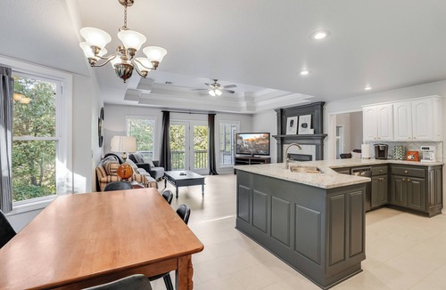 Bella Vista House | Lakefront Family Fun - Kayak, Paddle Board, Bike, Sauna, Theater, Ping Pong