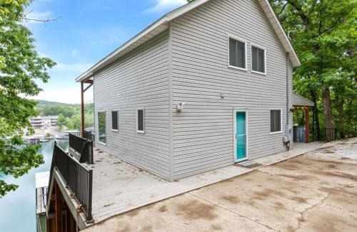 Osage Beach House | Lakefront Home With Private Dock