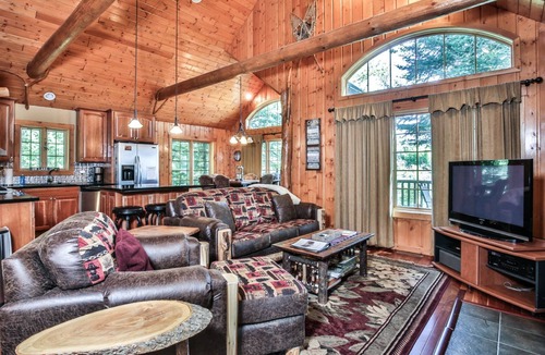St Germain House | Lakefront log cabin on Lost Lake with dock, kayaks, large deck, and fire pit!