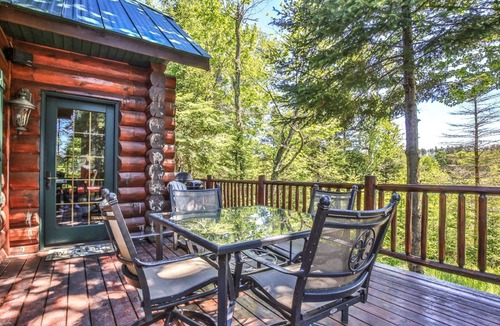 St Germain House | Lakefront log cabin on Lost Lake with dock, kayaks, large deck, and fire pit!