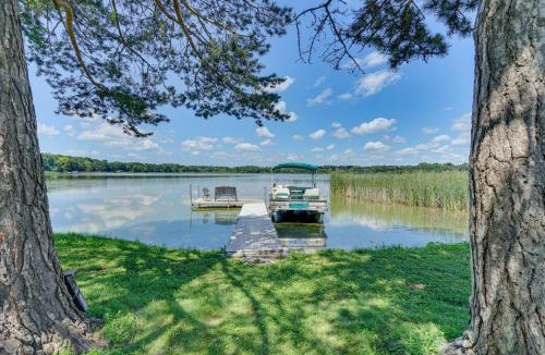 Mound House | Lakefront Mound Getaway: Near Snowmobiling Trails!