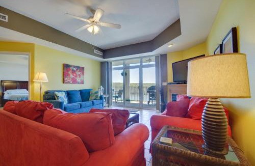 Osage Beach House | Lakefront Osage Beach Condo: Balcony & Pool Access