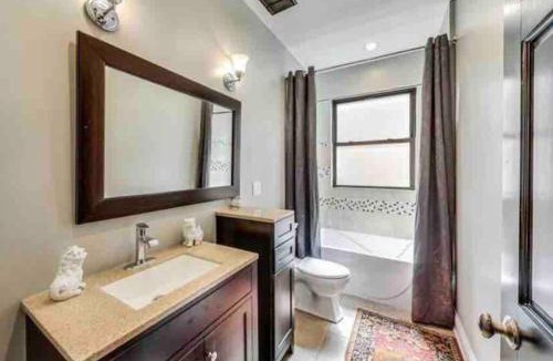 South Shore Villa | Lakefront Rooftop Parking