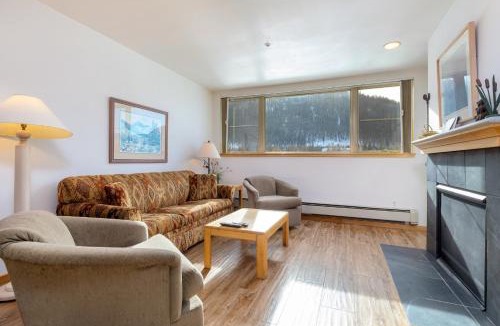 Lakeside Village Apartment | Lakeshore #1530