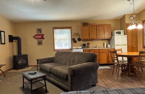 Manchester Cabin | Lakeside Cabin 3: Perfect Retreat at Enriched Cabins & Resort on Lake Delhi