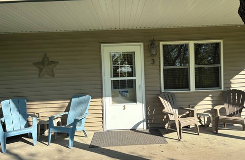 Manchester Cabin | Lakeside Cabin 3: Perfect Retreat at Enriched Cabins & Resort on Lake Delhi