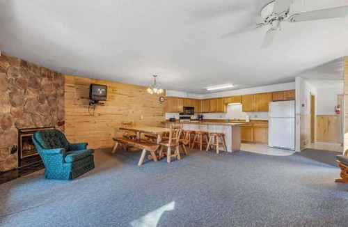 Park Rapids Condo | Lakeside Condo #21 4BR 4BA Timberlane Resort