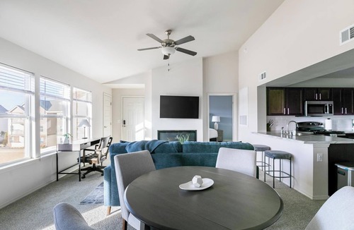 Yukon Apartment | Landing | Amazing 2BD, Gym, Clubhouse