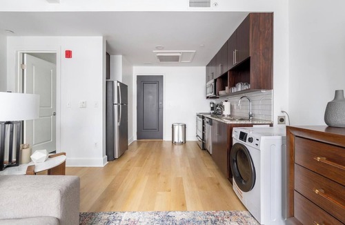 Financial District Apartment | Landing | Amazing Studio, Gym, Pool