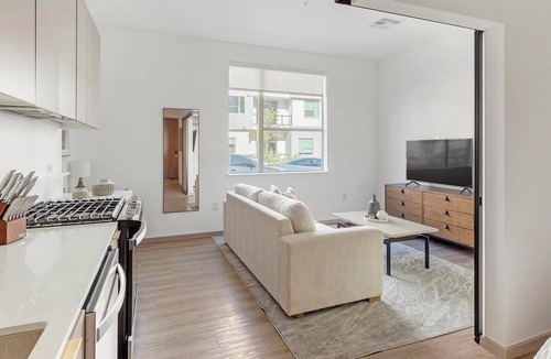Spring Valley Apartment | Landing | Amazing Studio, Gym, Pool