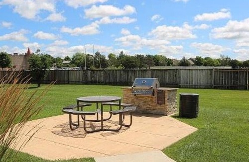 Greenwich Apartment | Landing at The Remington Apartments - 1 Bedroom in Downtown Wichita