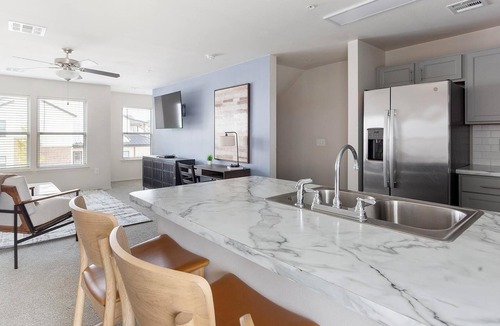Broken Arrow Apartment | Landing | Beautiful 2BD, Gym, Game Room