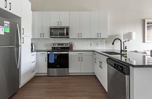 North Kansas City Apartment | Landing | Chic 1BD, Pool, Gym