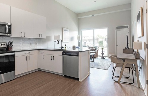 North Kansas City Apartment | Landing | Chic 1BD, Pool, Gym
