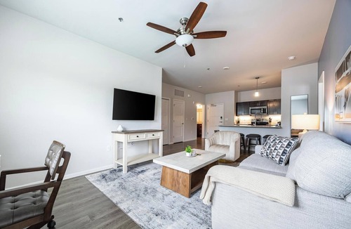 Greenwich Apartment | Landing | Chic 2BD, Pool, Courtyard