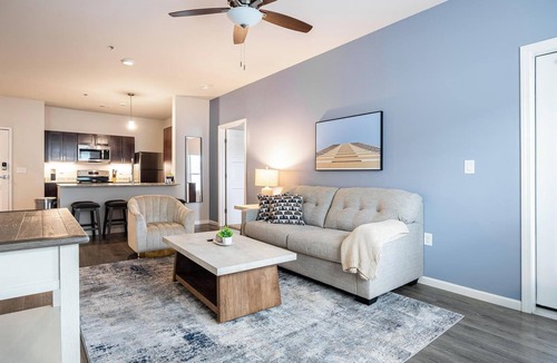Greenwich Apartment | Landing | Chic 2BD, Pool, Game Room