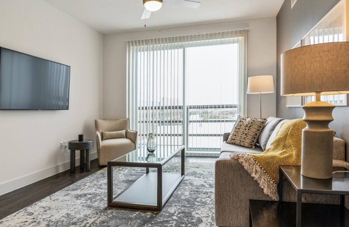 Las Colinas Apartment | Landing | Incredible 1BD, Clubhouse
