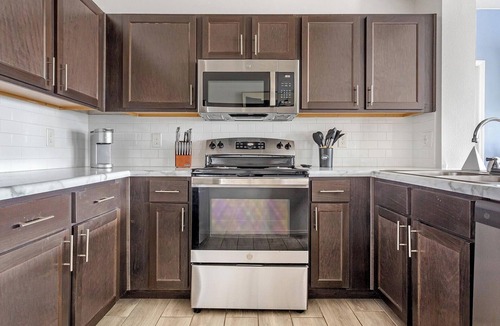 Broken Arrow Apartment | Landing | Incredible 2BD, Gym, Game Room