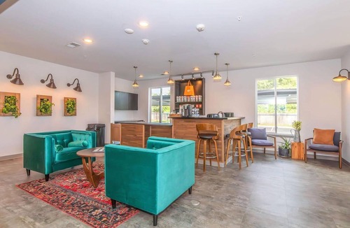 Springfield Apartment | Landing | Incredible 2BD, Courtyard