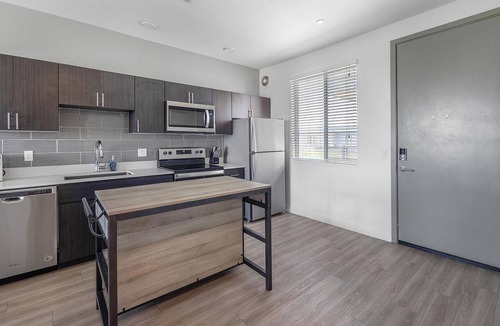 Maryvale Village Apartment | Landing | Modern 2BD, Clubhouse, Gym