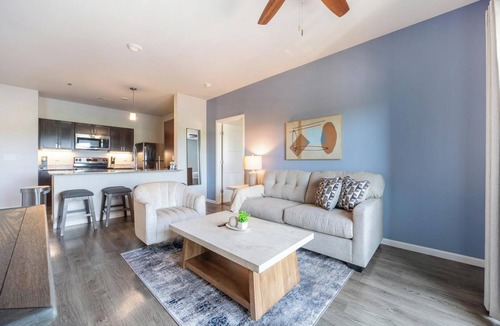 Greenwich Apartment | Landing | Modern 2BD, Game Room, Gym