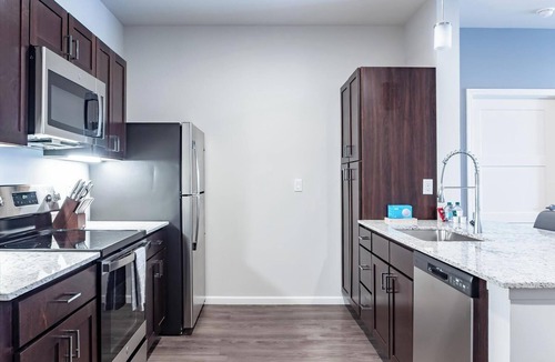Greenwich Apartment | Landing | Spectacular 2BD, Game Room, Pool