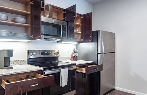 Greenwich Apartment | Landing | Spectacular 2BD, Game Room, Pool
