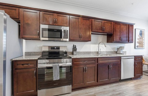 Johnstown Apartment | Landing | Stunning 1BD, Gym, Yoga Studio