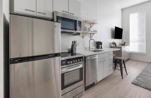 River North Art District Apartment | Landing | Stunning Studio, Gym, Clubhouse