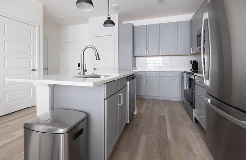 Broomfield Apartment | Landing | Stylish 2BD, Gym, Yoga Studio