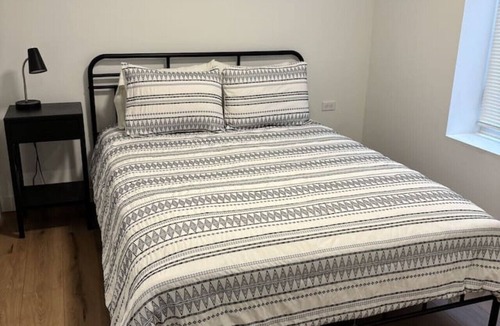 Manhattan House | Large Clean & Modern Basement Apartment Near Aggie