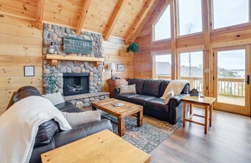 Gilbertsville House | Large Deck & Shared Dock: Cabin on Kentucky Lake!