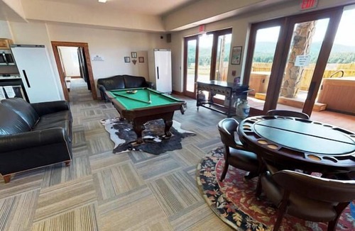 Angel Fire Cabin | Large Groups | WiFi | Wheeler Peak Lodge South