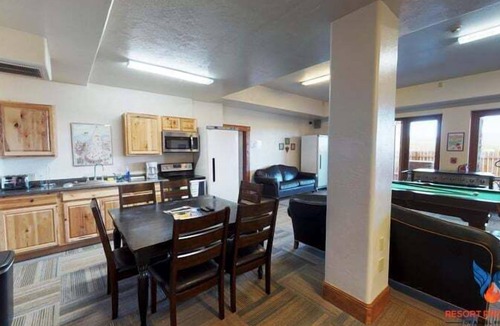 Angel Fire Cabin | Large Groups | WiFi | Wheeler Peak Lodge South