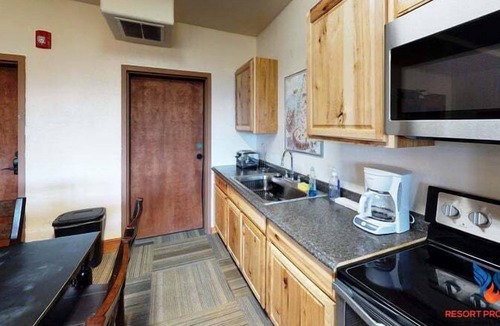 Angel Fire Cabin | Large Groups | WiFi | Wheeler Peak Lodge South