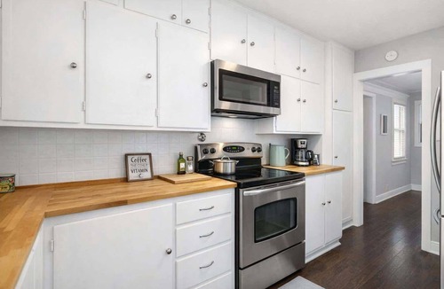 Mission House | Large Home 5BR|Sleeps 11|Family Fav