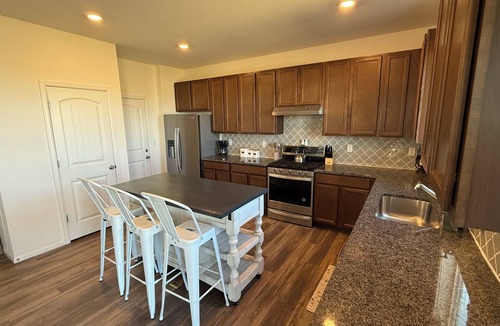 Centerra House | Large Home l Newer Build l Central Location l RMNP