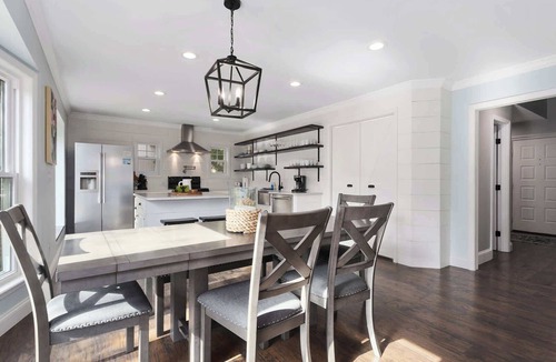 Overland Park House | Large Home Walkable Area Sleeps12+King beds+Tv's