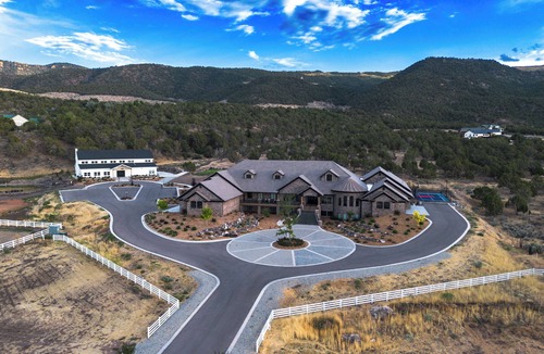 Mammoth Creek House | Largest Rental Mansion in the World - Near Utah's Attractions - For Large Groups