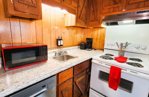 Grove Resort | Lee's Grand Lake Resort Cabin 4