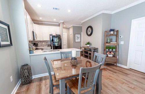 Red Hill Apartment | Legends Golf & Beach Getaway! A spacious 3-bedroom apartment.