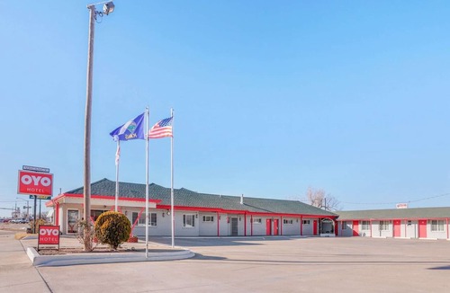 Liberal Apartment | Liberal KS | King Bed