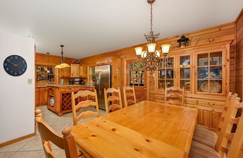 Angel Fire Cabin | Lincoln Log Cabin 4/2, sleeps 10, PERFECT PLACE!