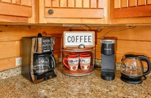Angel Fire Cabin | Lincoln Log Cabin 4/2, sleeps 10, PERFECT PLACE!