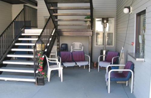 Green River Hotel | Little Bear Motel